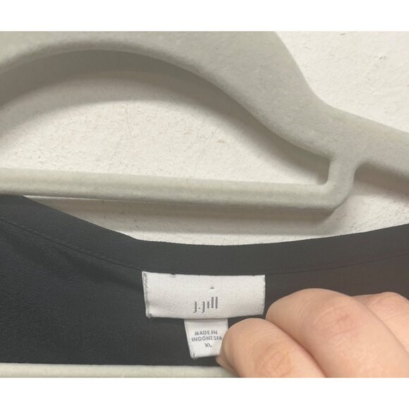 J Jill Black Velvet 3/4 Sleeve Top Rolled Cuffs Side split seams XL - Picture 4 of 8